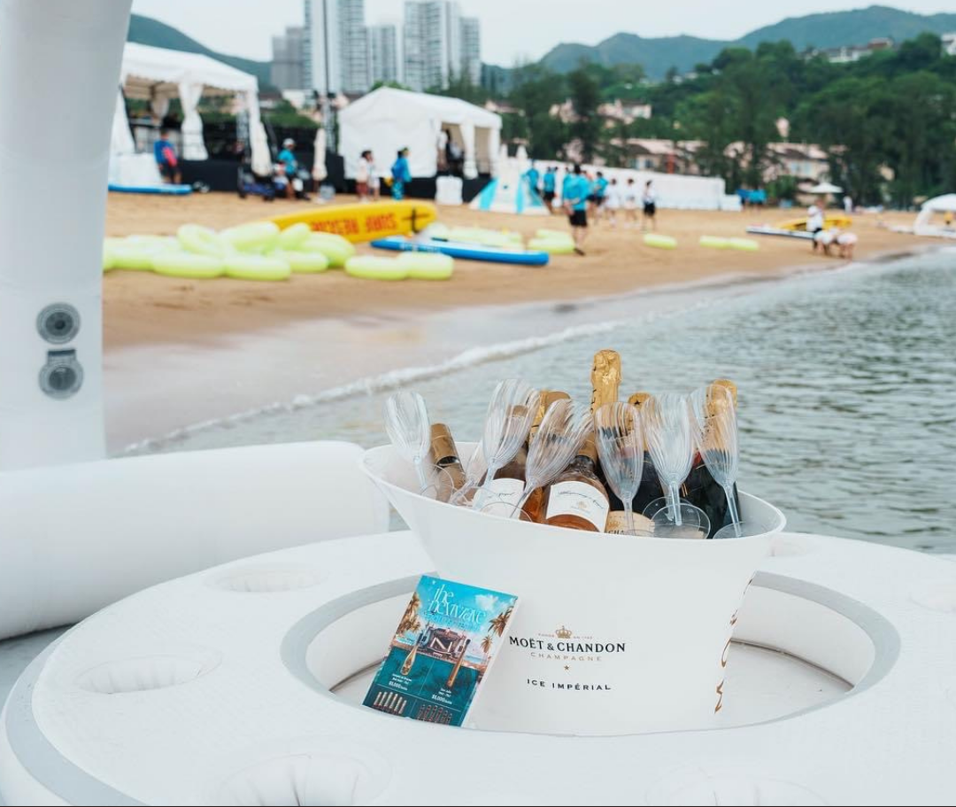 Plateforme gonflable Party Bana pour événements sur l’eau. Parfaite pour rassembler plusieurs participants dans un cadre festif
aquabanas-aquatik-inflatabletent-inflatableisland-ileflottante-tente gonflable-tente-tente flottante-bar aquatique-quaiflottant-inflatabledock-water park-pneumatique-piscine-pool lounger-lounger-jumbo lounger-chaise longue gonflable-chaise flottante-canada-ontario-lac-lakes-boatlife-quebec-montreal-toronto-vancouver-island-resort supply-equipement piscine-bana-bana circulaire