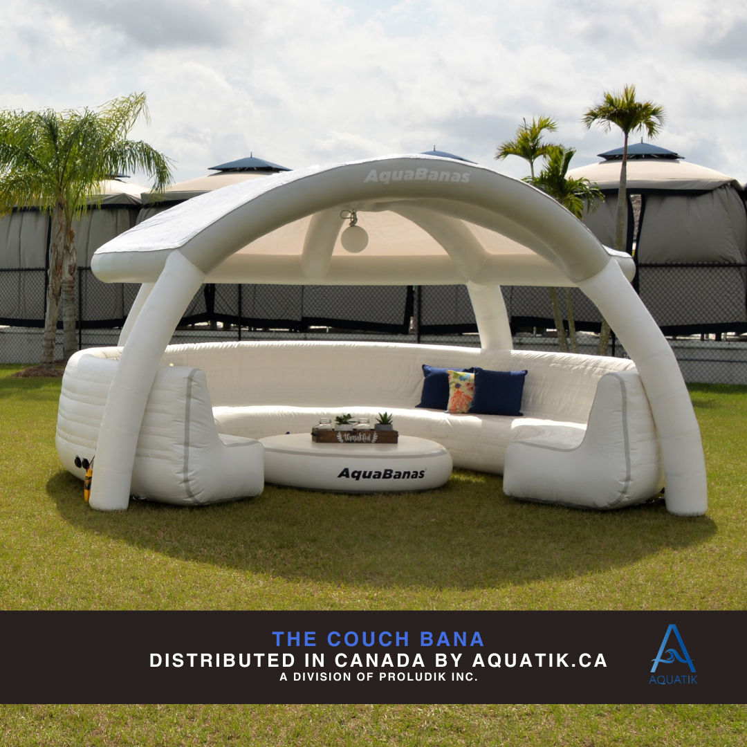 Plateforme gonflable de type canapé Aquabanas. Offre une zone de détente flottante confortable pour groupes en milieux aquatiques