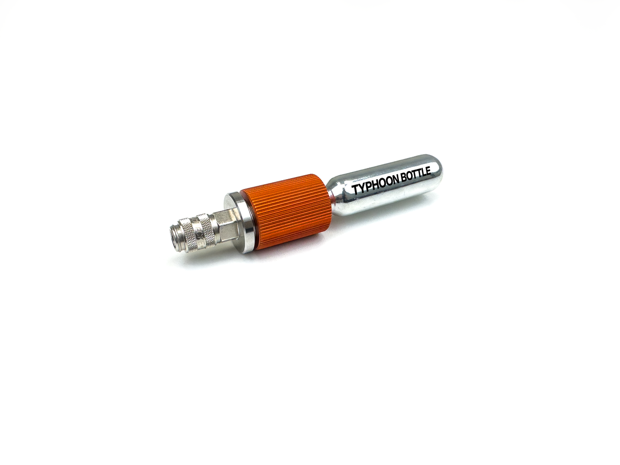 Adaptateur Typhoon en métal et aluminium avec poignée orange. Accessoire compatible avec les machines à effet CO2