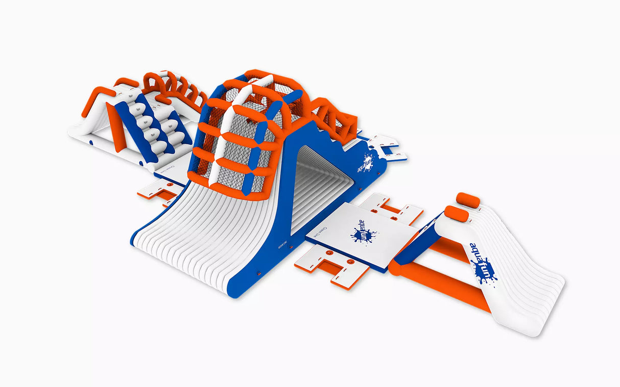 Toboggan aquatique flottant intégré à la ligne Ocean. Offre une expérience de glissade sécuritaire sur l’eau.