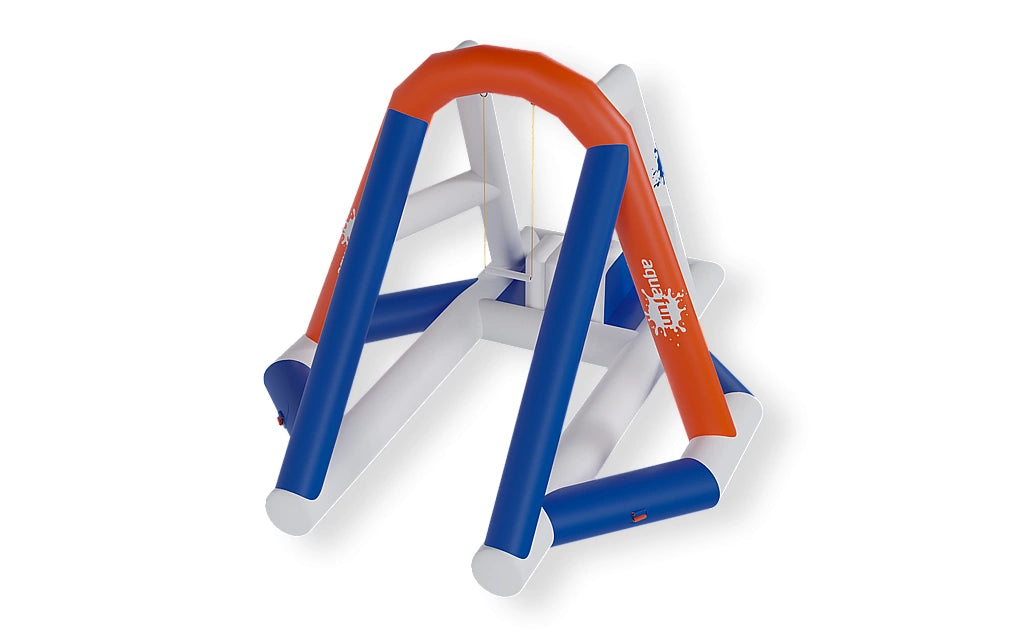 Module Junior Line en forme de trapèze. Ajoute un défi de suspension et de coordination dans un parcours aquatique