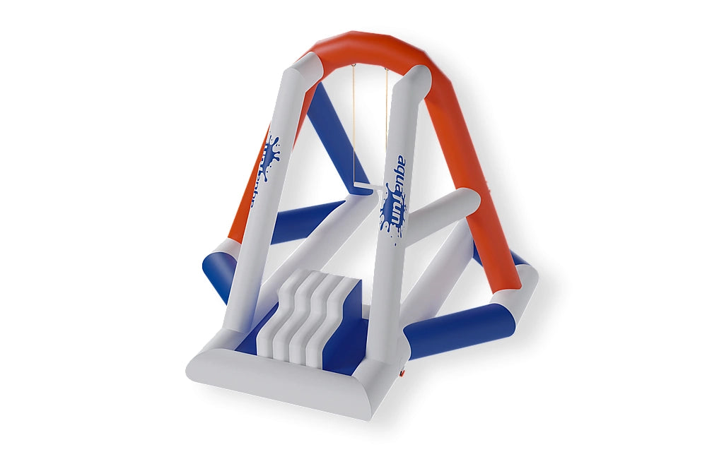 Module Junior Line en forme de trapèze. Ajoute un défi de suspension et de coordination dans un parcours aquatique