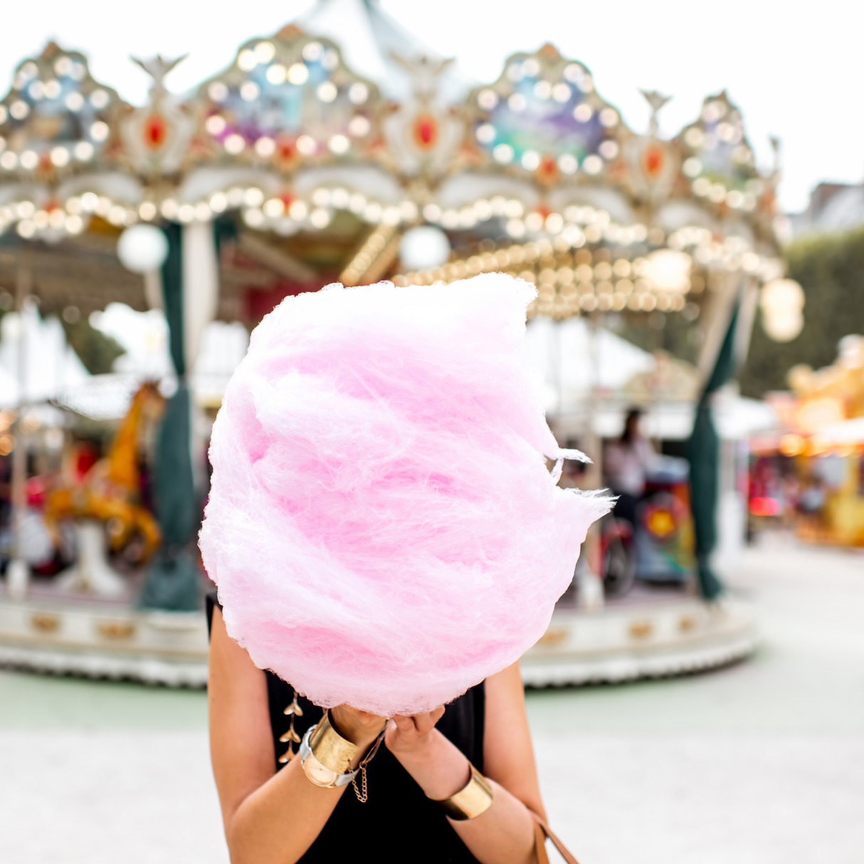 Cônes en papier solides pour tenir la barbe à papa. Adapté aux machines professionnelles ou usages événementiels. barbe_a_papa_cotton_candy_cones_cone_stick_bâton_baton_sucre_vente_location_machine_a_barbe_a_papa_proludik_store