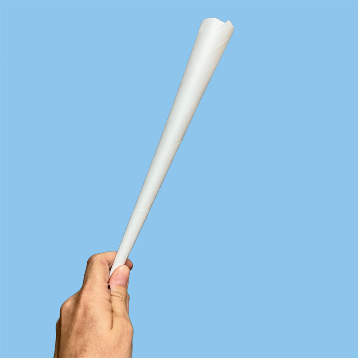 Cônes en papier solides pour tenir la barbe à papa. Adapté aux machines professionnelles ou usages événementiels. barbe_a_papa_cotton_candy_cones_cone_stick_bâton_baton_sucre_vente_location_machine_a_barbe_a_papa_proludik_store