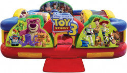 Module gonflable thématique inspiré du Far West. Offre une zone de jeu colorée avec décor cartoon pour jeunes enfants