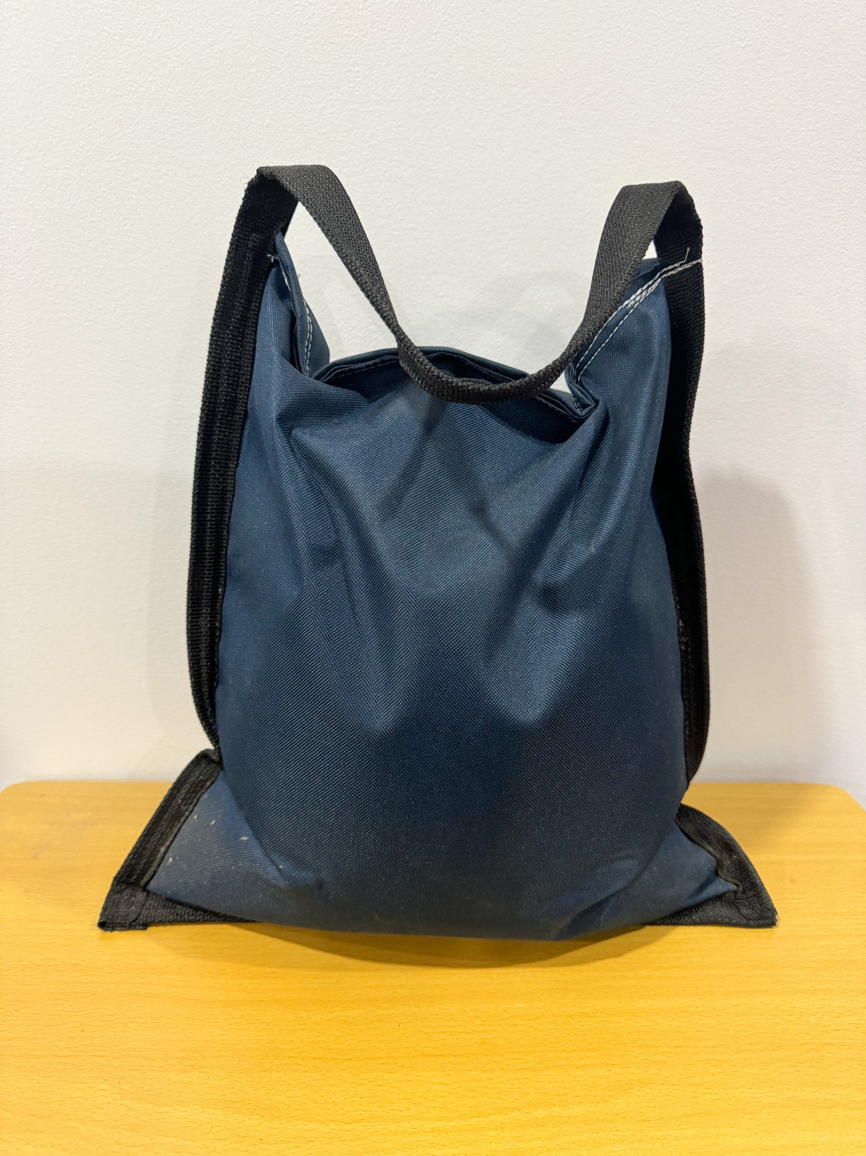 Sac de pesée avec poignée robuste. Accessoire utilisé pour stabiliser les structures gonflables ou tentes événementielles