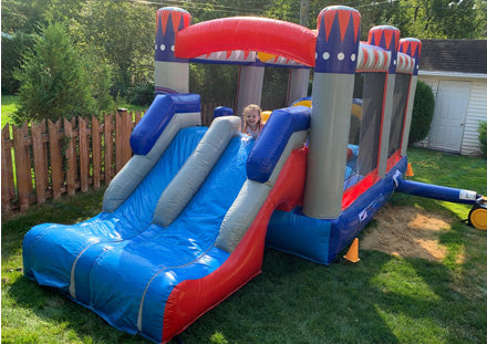 Structure gonflable thématique triathlon avec zones d’effort variées. Idéal pour stimuler l’activité physique lors d’événements