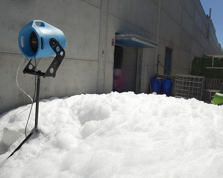 canon a mousse-foam canon-foam party-foam-mousse-bulles-evenement quebec-evenement montreal-party supply-party canada-foam production-production mousse-foam pool-proludik-oh fx